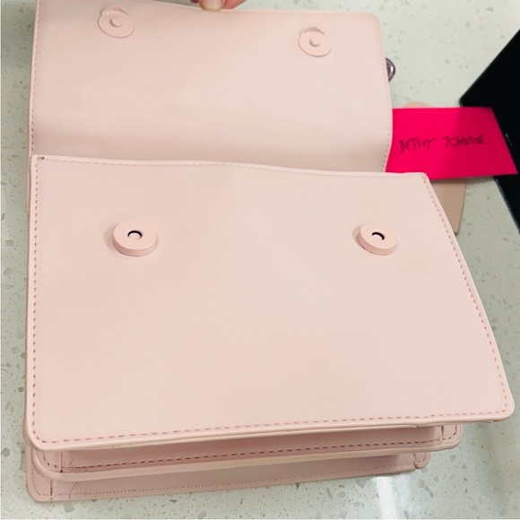 🆕🧸Betsey Johnson Gummy Bear Convertible Blush Handbag With Charm NWT - Picture 10 of 12